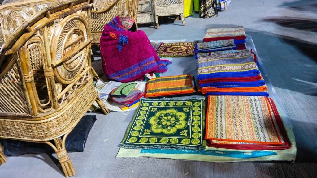 Handicrafts & Woolen - Best Business Ideas In Kashmir